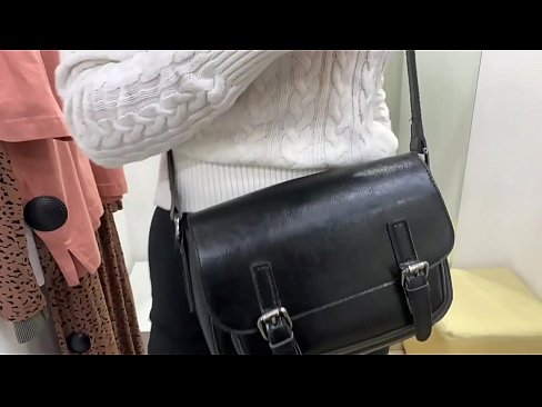 ❤️ Јавна мастурбација младе кучке ФералБерри са дилдом у соби за мерење ❌ Супер секс на sr.xxxifuck.ru ☑